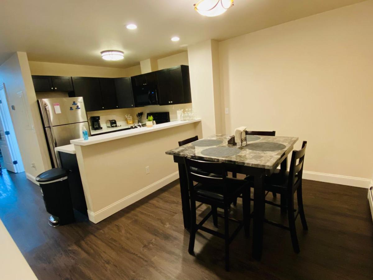 Beautiful 2 Bedroom 1 Bath Apartment With Private Garage Anchorage Kültér fotó