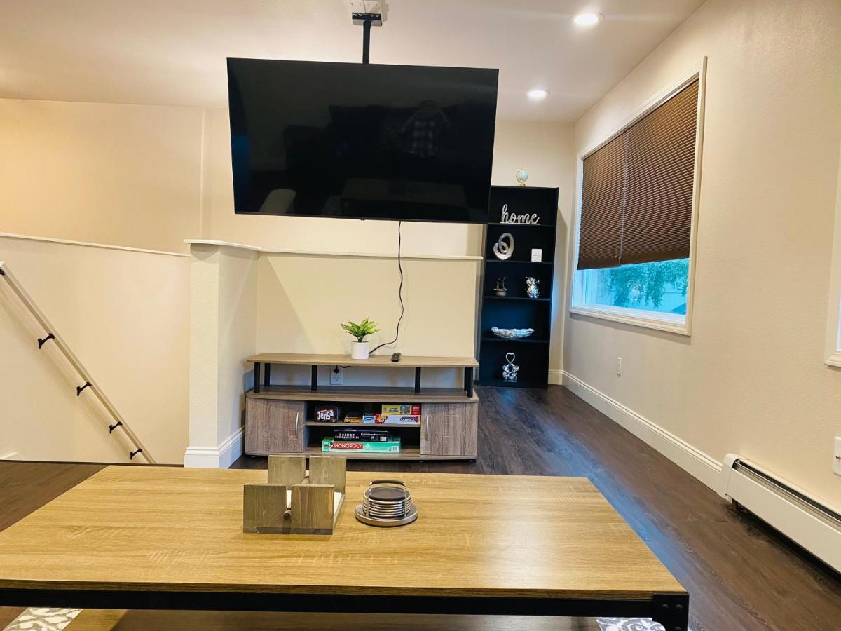 Beautiful 2 Bedroom 1 Bath Apartment With Private Garage Anchorage Kültér fotó
