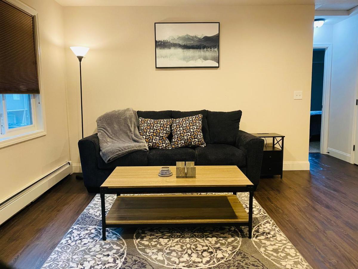Beautiful 2 Bedroom 1 Bath Apartment With Private Garage Anchorage Kültér fotó