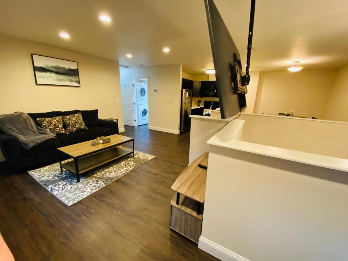 Beautiful 2 Bedroom 1 Bath Apartment With Private Garage Anchorage Kültér fotó