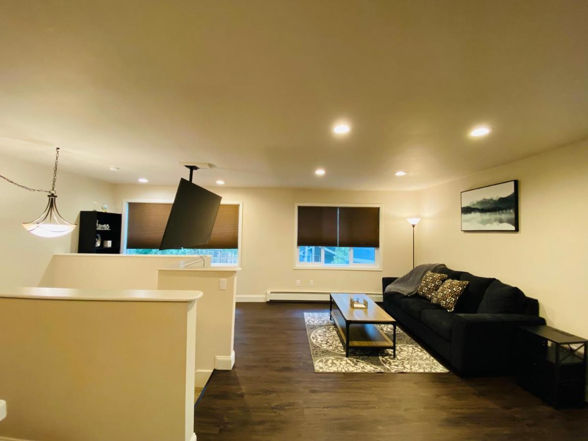 Beautiful 2 Bedroom 1 Bath Apartment With Private Garage Anchorage Kültér fotó