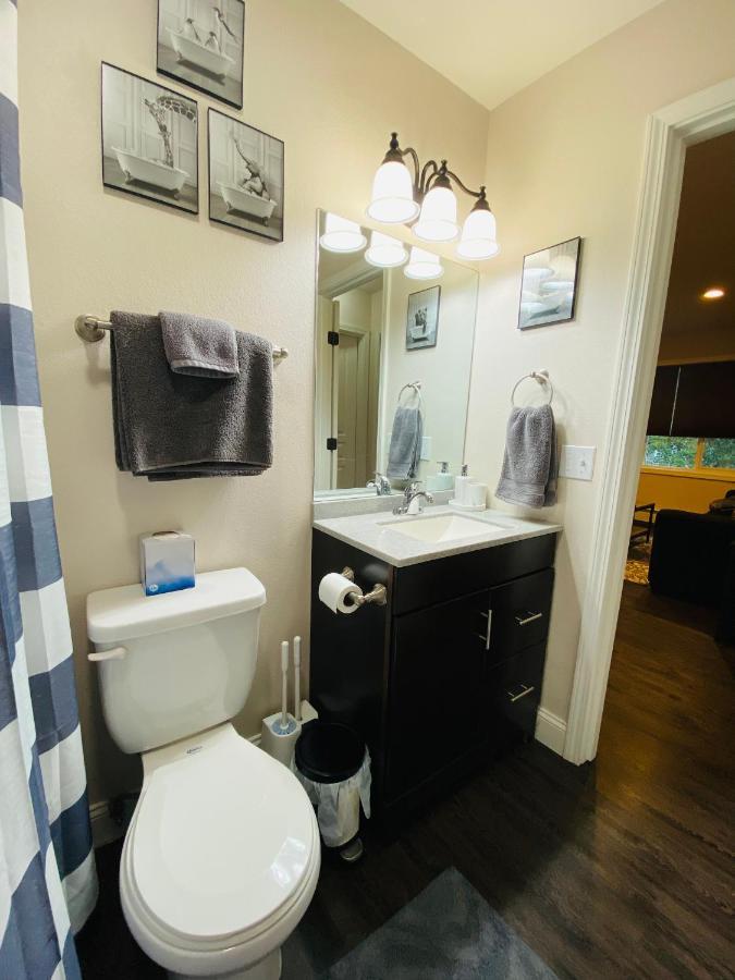 Beautiful 2 Bedroom 1 Bath Apartment With Private Garage Anchorage Kültér fotó