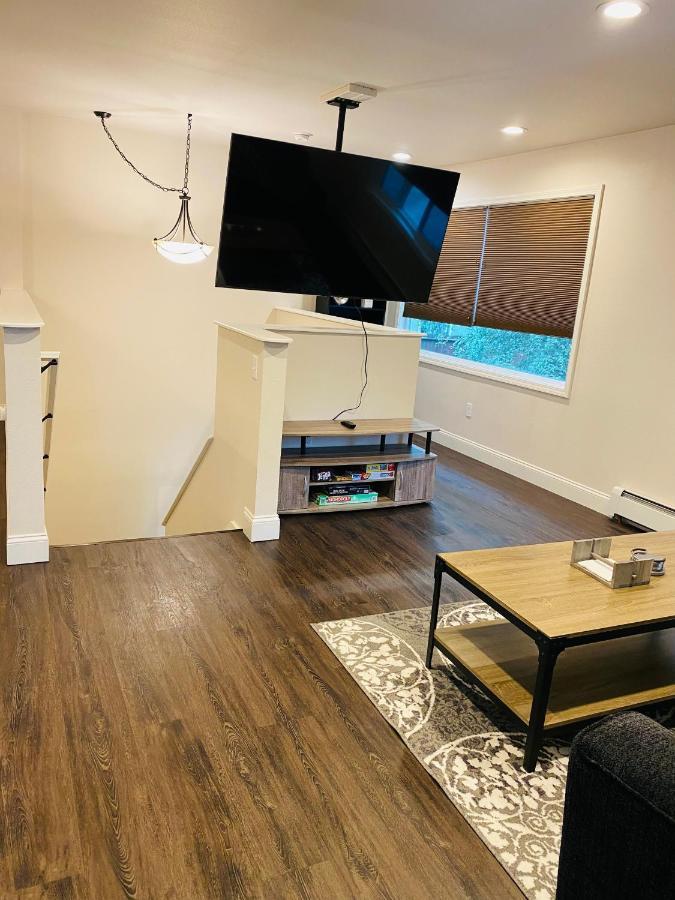 Beautiful 2 Bedroom 1 Bath Apartment With Private Garage Anchorage Kültér fotó